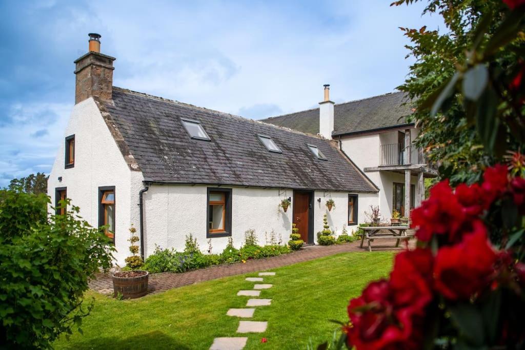 Cosy & Rustic Retreat - Woodland Cottage. Nairn Luaran gambar