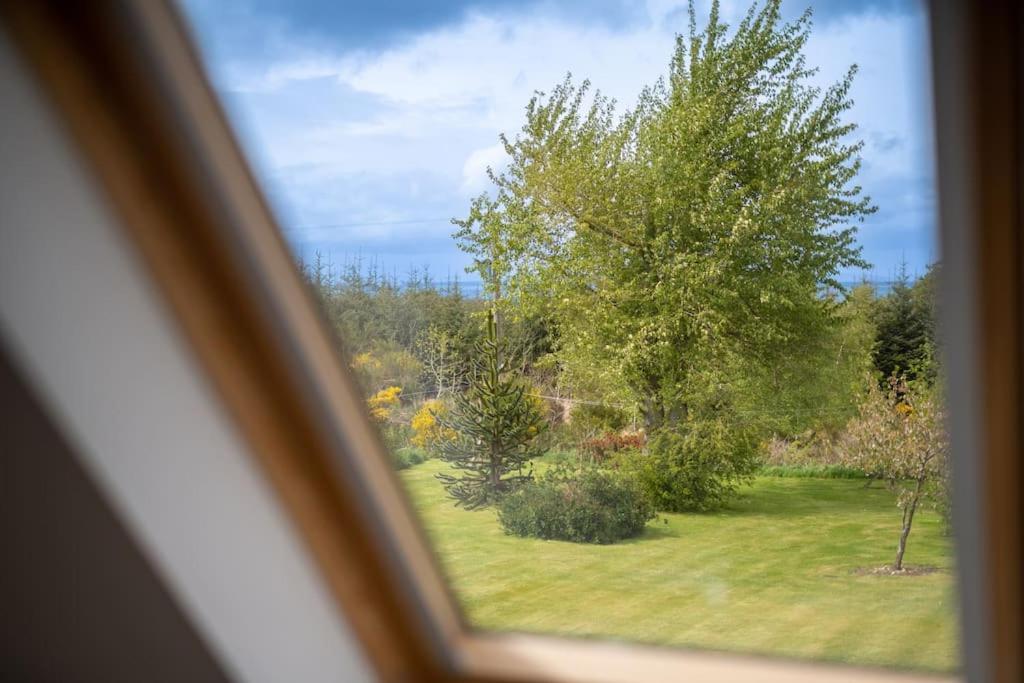 Cosy & Rustic Retreat - Woodland Cottage. Nairn Luaran gambar