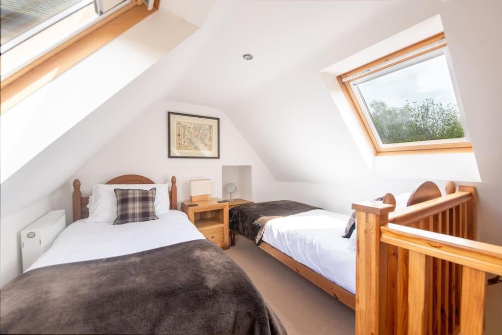 Cosy & Rustic Retreat - Woodland Cottage. Nairn Luaran gambar